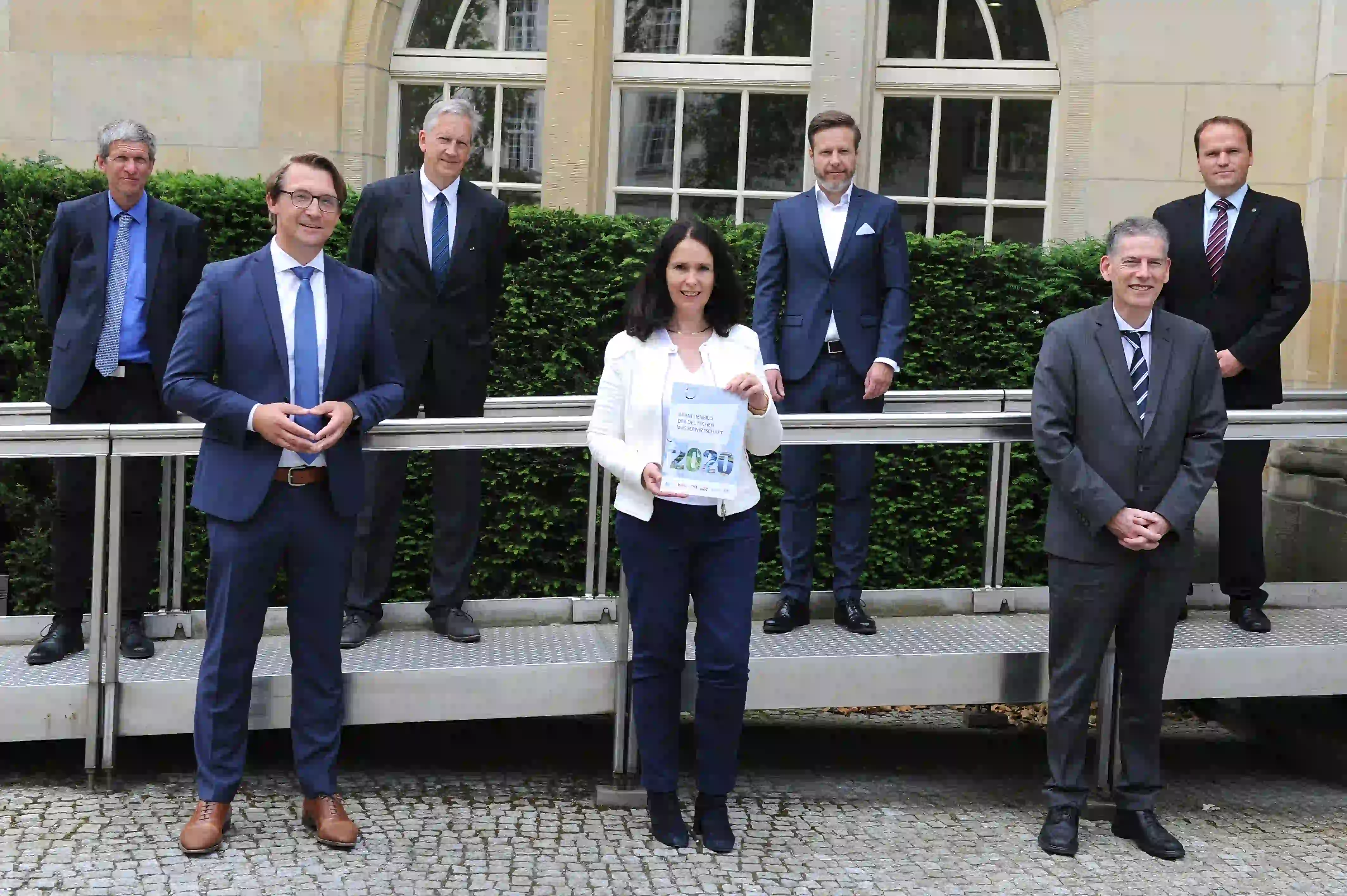 Präsentation des Branchenbilds der deutschen Wasserwirtschaft 2020 durch Verbandsvertreter.