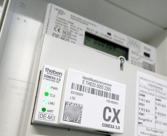 Eine moderne Messeinrichtung wird in Verbindung mit einem Smart Meter Gateway zu einem intelligenten Messsystem, häufig auch „Smart Meter“ genannt.