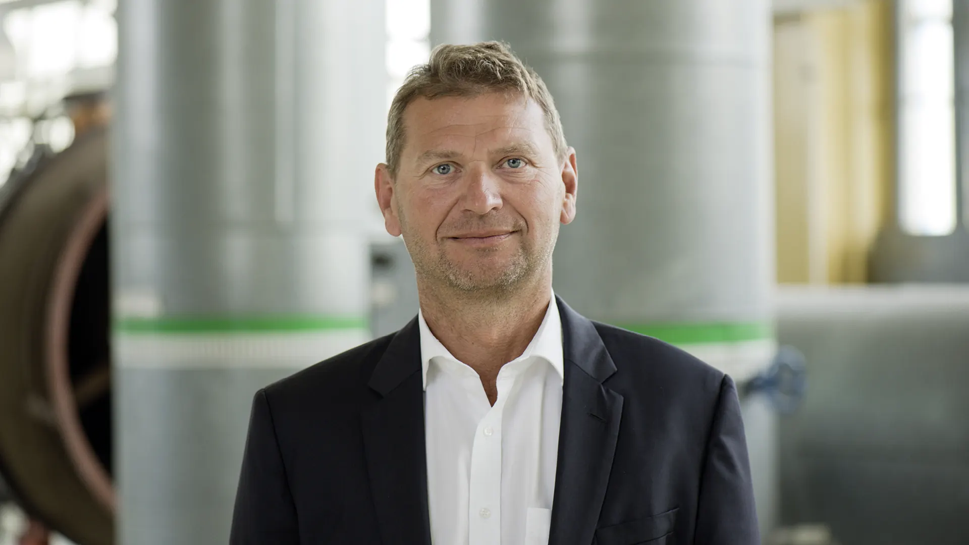 Portrait Oliver Brünnich, Vorstandsvorsitzender der Rostocker Stadtwerke