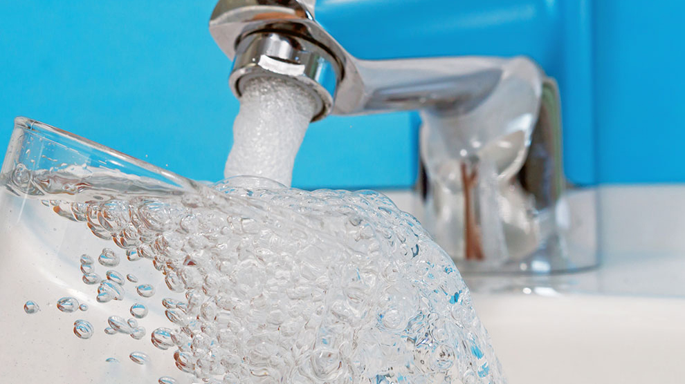 Trinkwasser aus Hahn