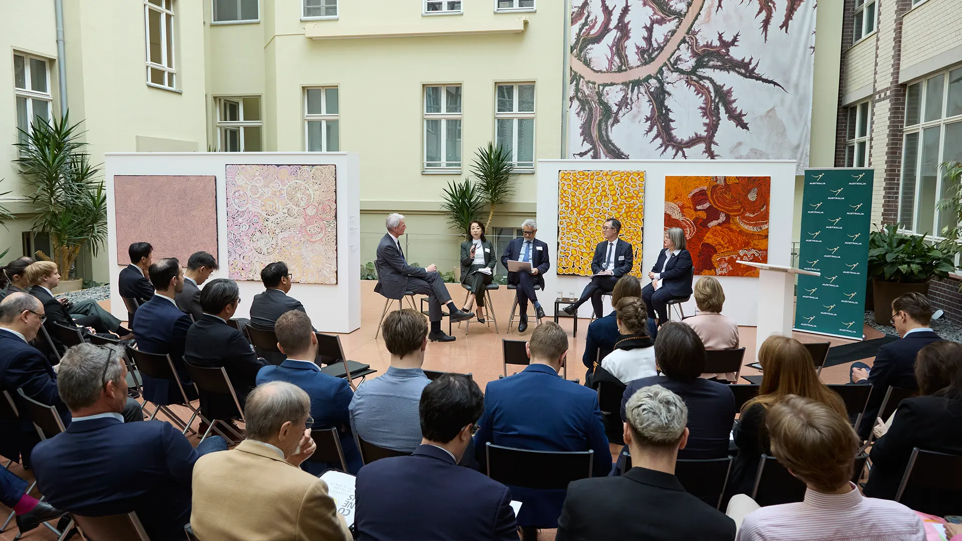 Gesprächsrunde während des Ambassadors Energy Talk 2026.